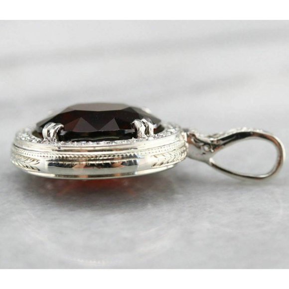 Vintage Art Deco 1930s 13.7 ct Deep Red Garnet 0.48 ct Diamond Platinum Pendant - Picture 5 of 9
